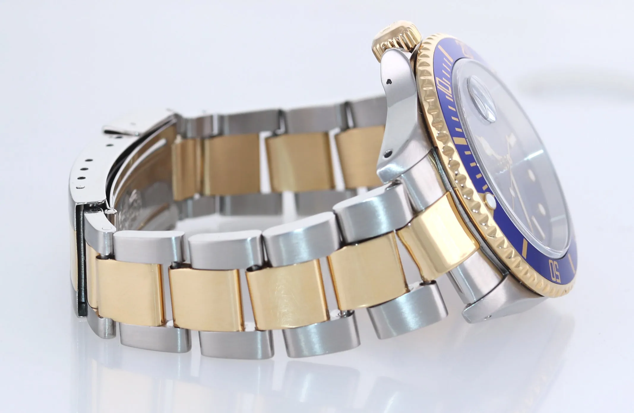 2001 Rolex Submariner 16613 Two Tone Gold BUCKLE Blue Dial 40mm Watch Box