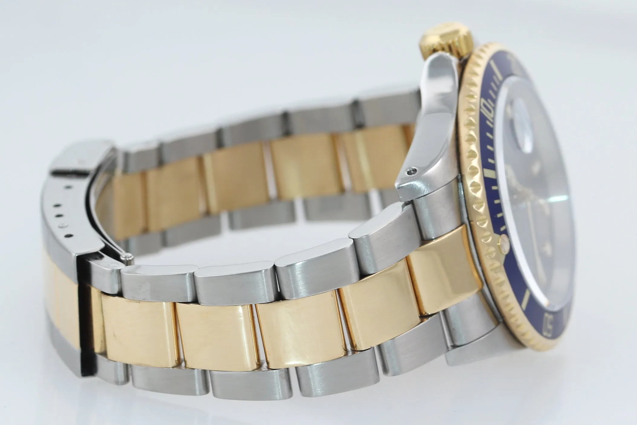 2002 MINT PAPERS Rolex Submariner 16613 Two Tone Gold Blue Dial 40mm Watch Box