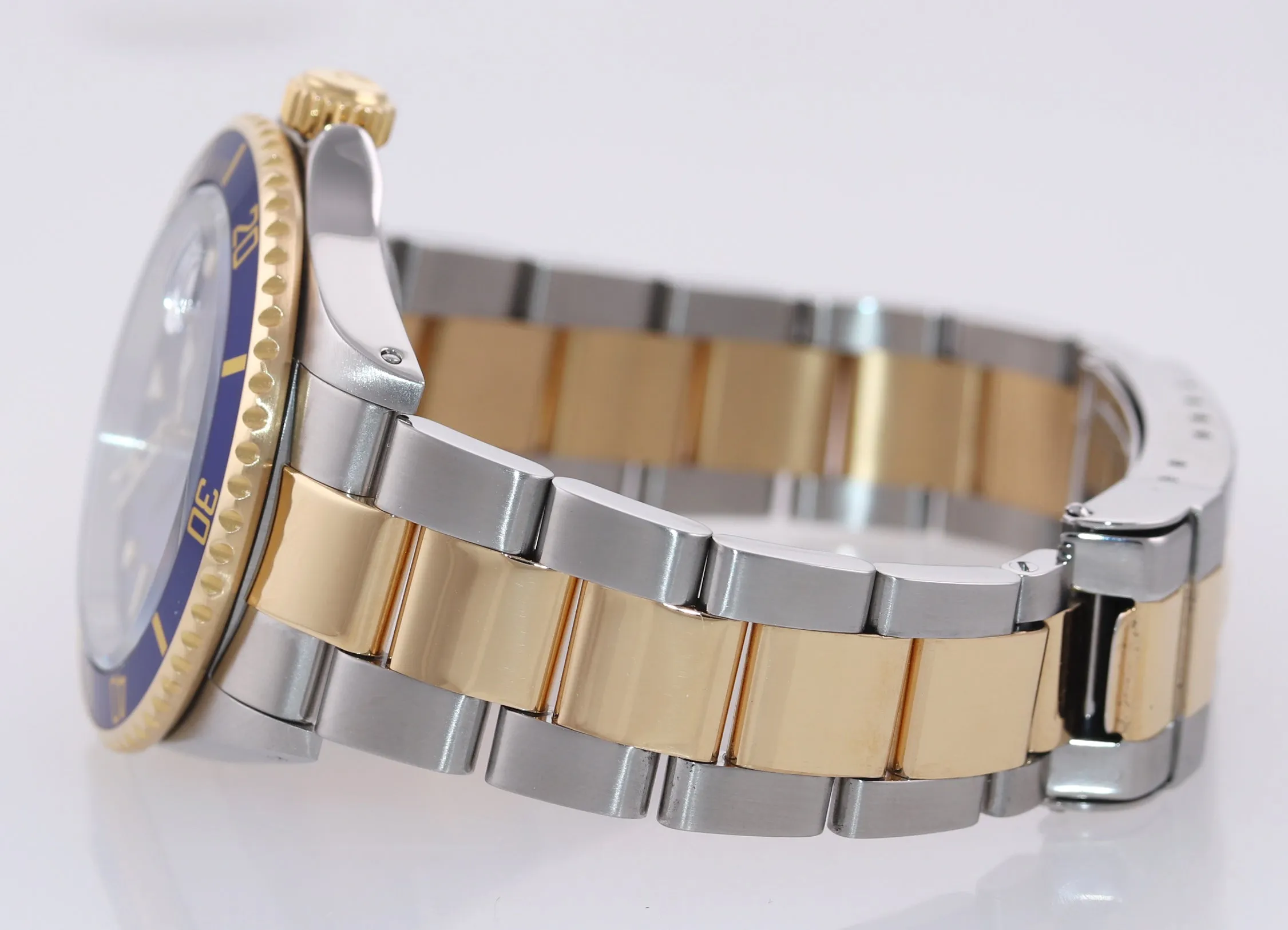 2004 PAPERS Rolex Submariner 16613 Two Tone 18k Gold Blue Dial 40mm Watch Box