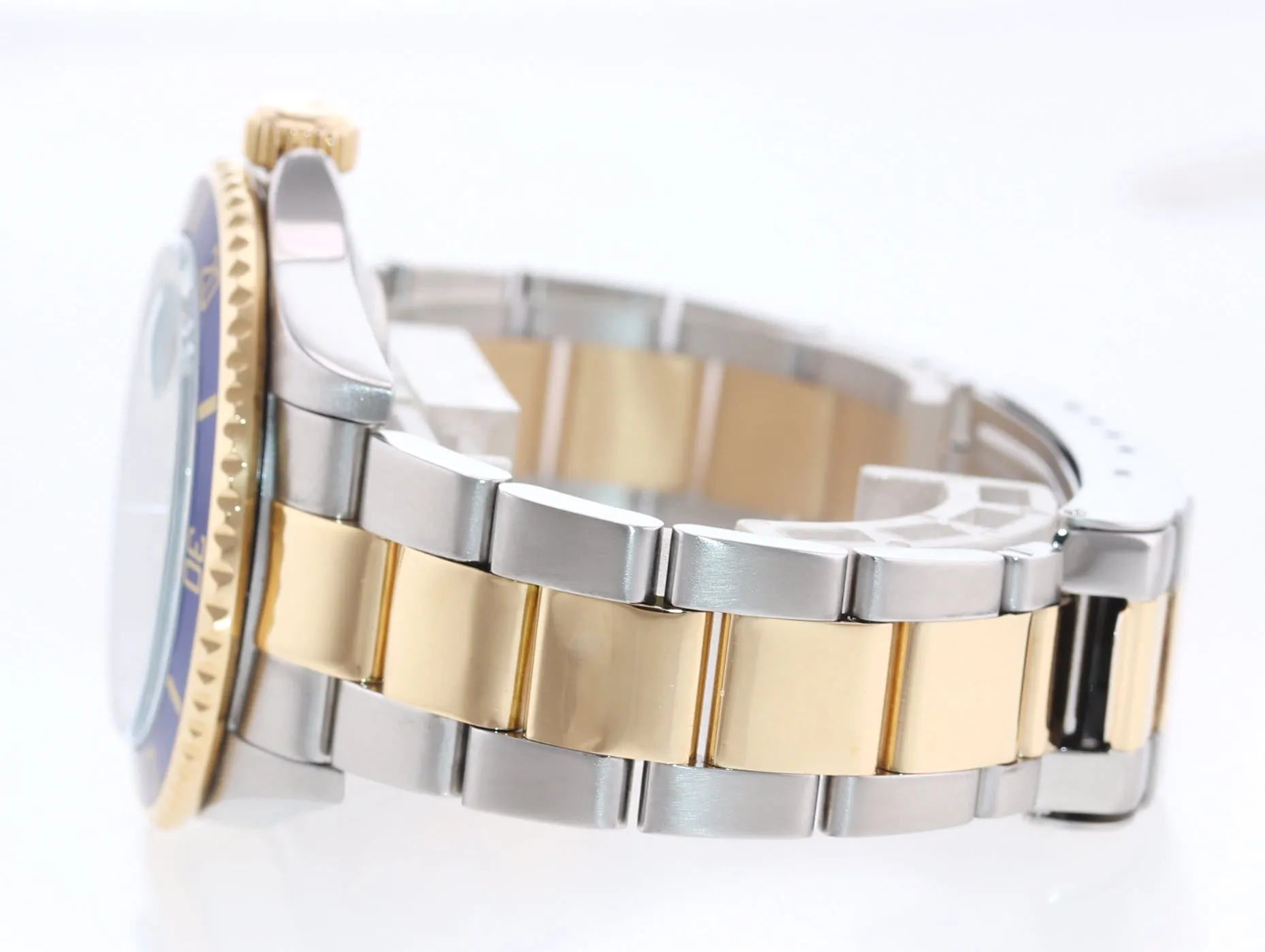 2004 Rolex Submariner 16613 Gold Steel Two Tone Gold Buckle Sunburst Blue Watch