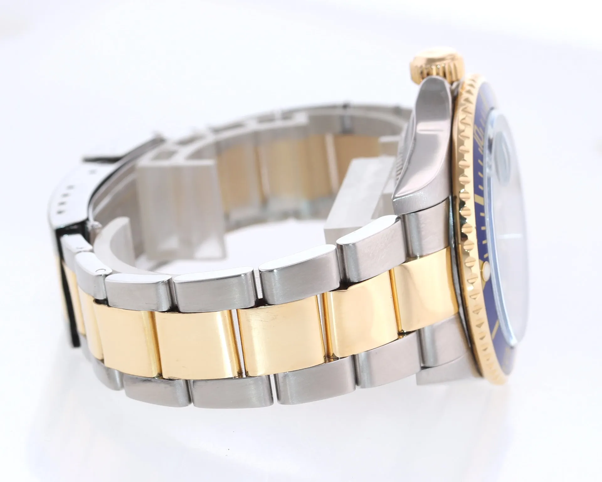 2004 Rolex Submariner 16613 Gold Steel Two Tone Gold Buckle Sunburst Blue Watch