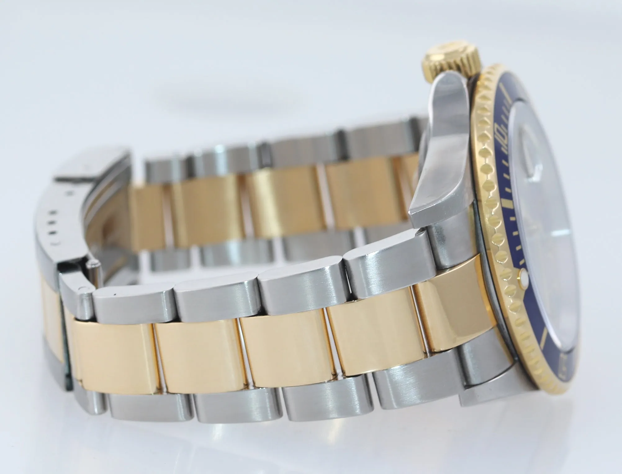 2006 Rolex Submariner 16613 SERTI DIAMOND Two Tone 18k Gold Watch Gold Buckle