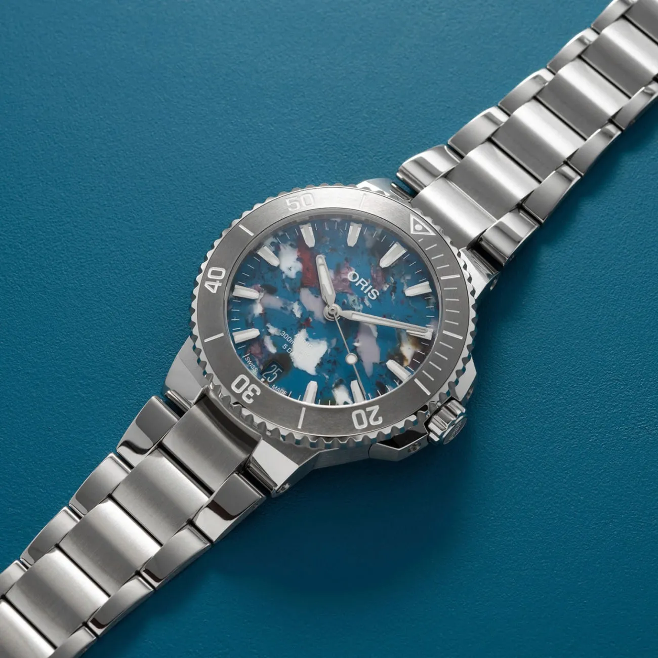 AQUIS DATE UPCYCLE CALIBRE 400
