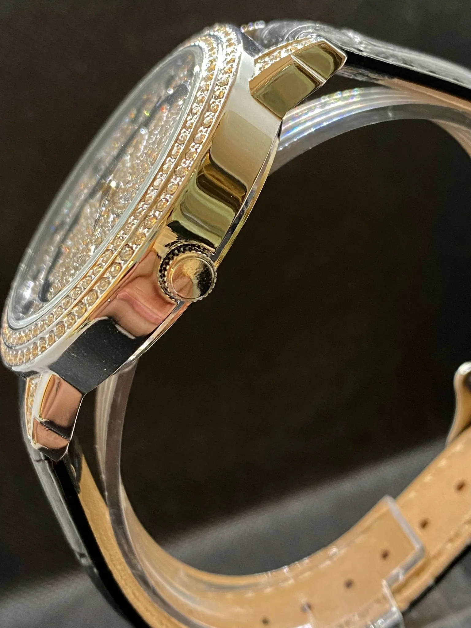Beautiful ladies chilled out watch with rotatable dial