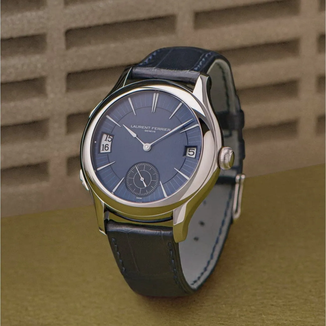 Galet Traveller Blue Dial
