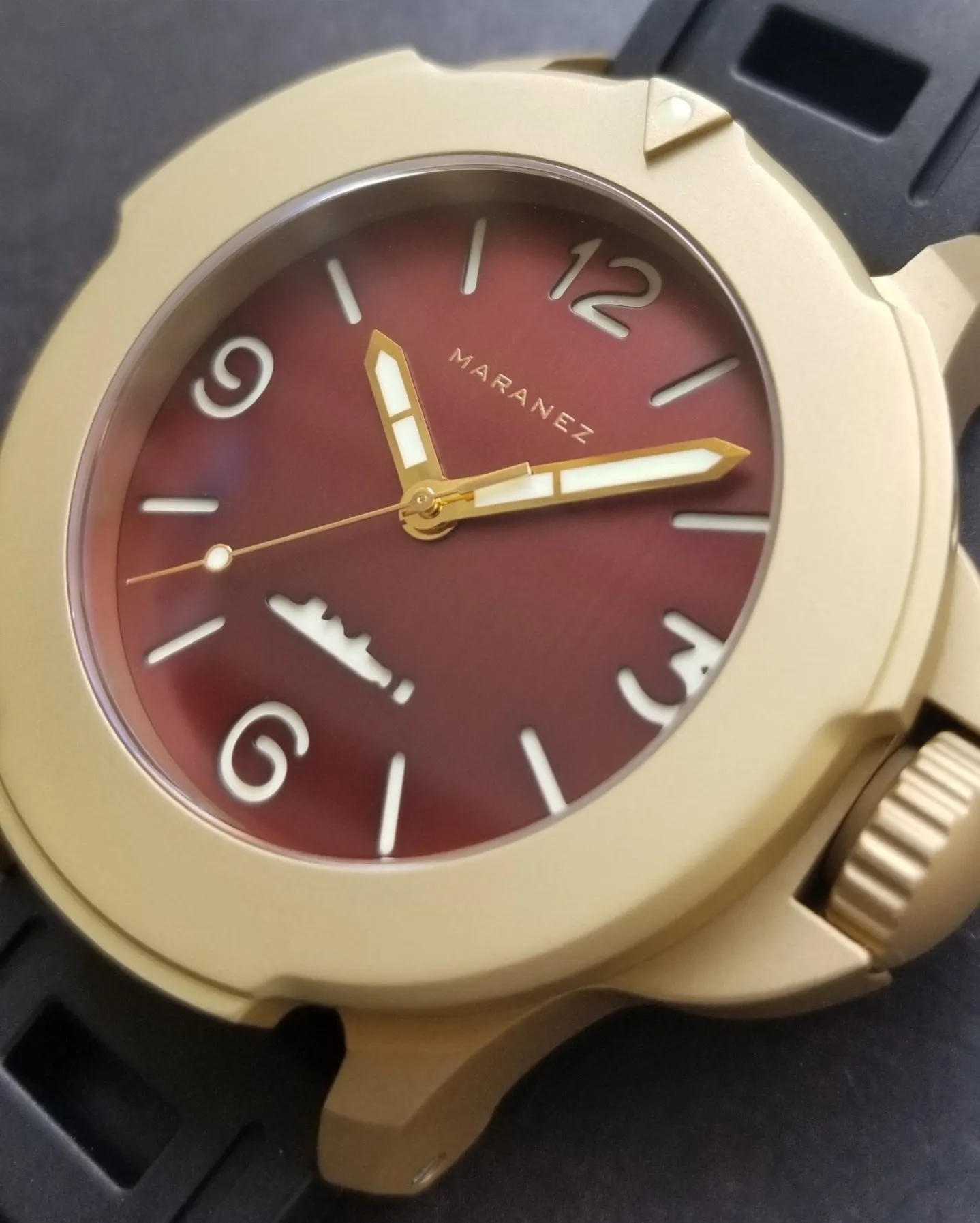 Maranez Bangla 47 brass brushed red numbers