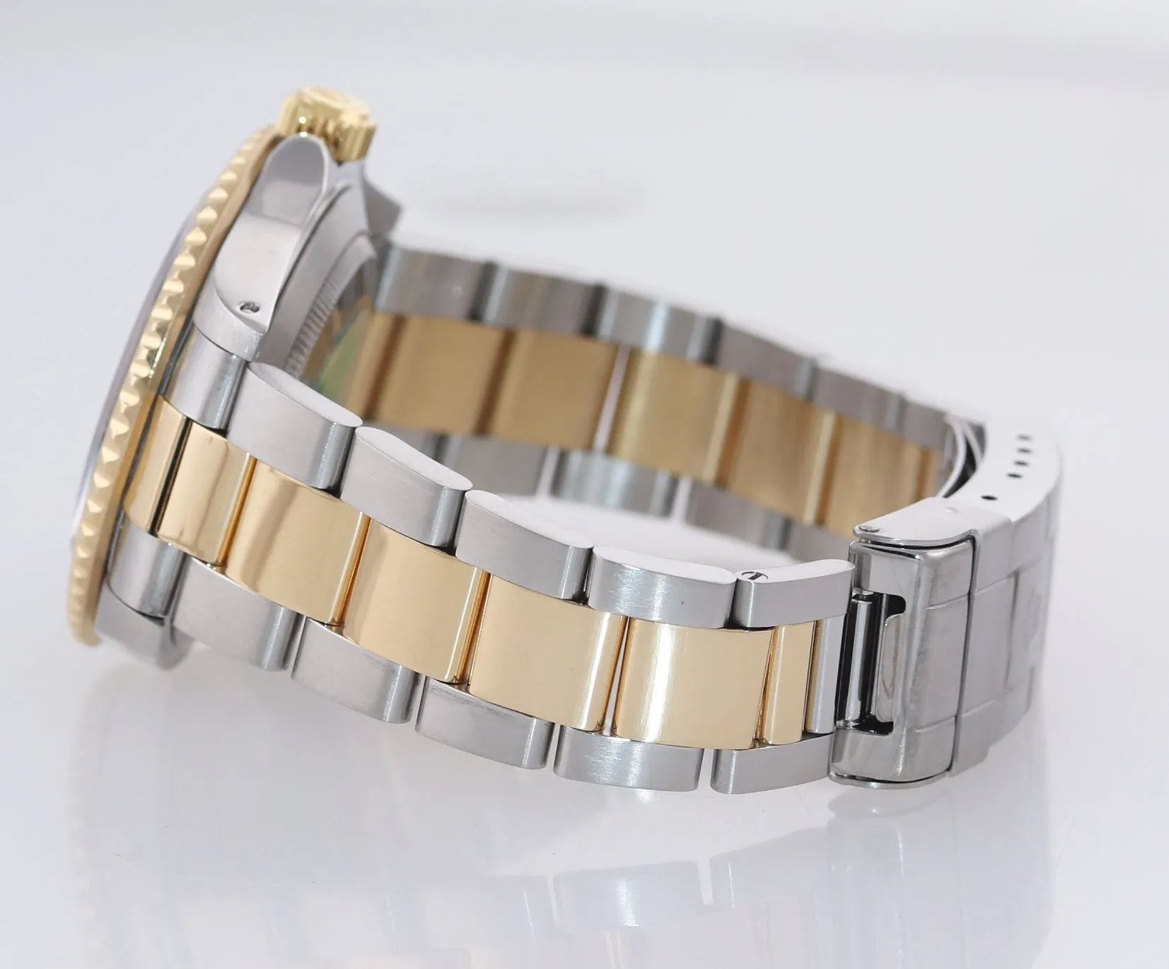 MINT Rolex Submariner 16613 18k Gold Steel Two Tone Black Dial 40mm Watch