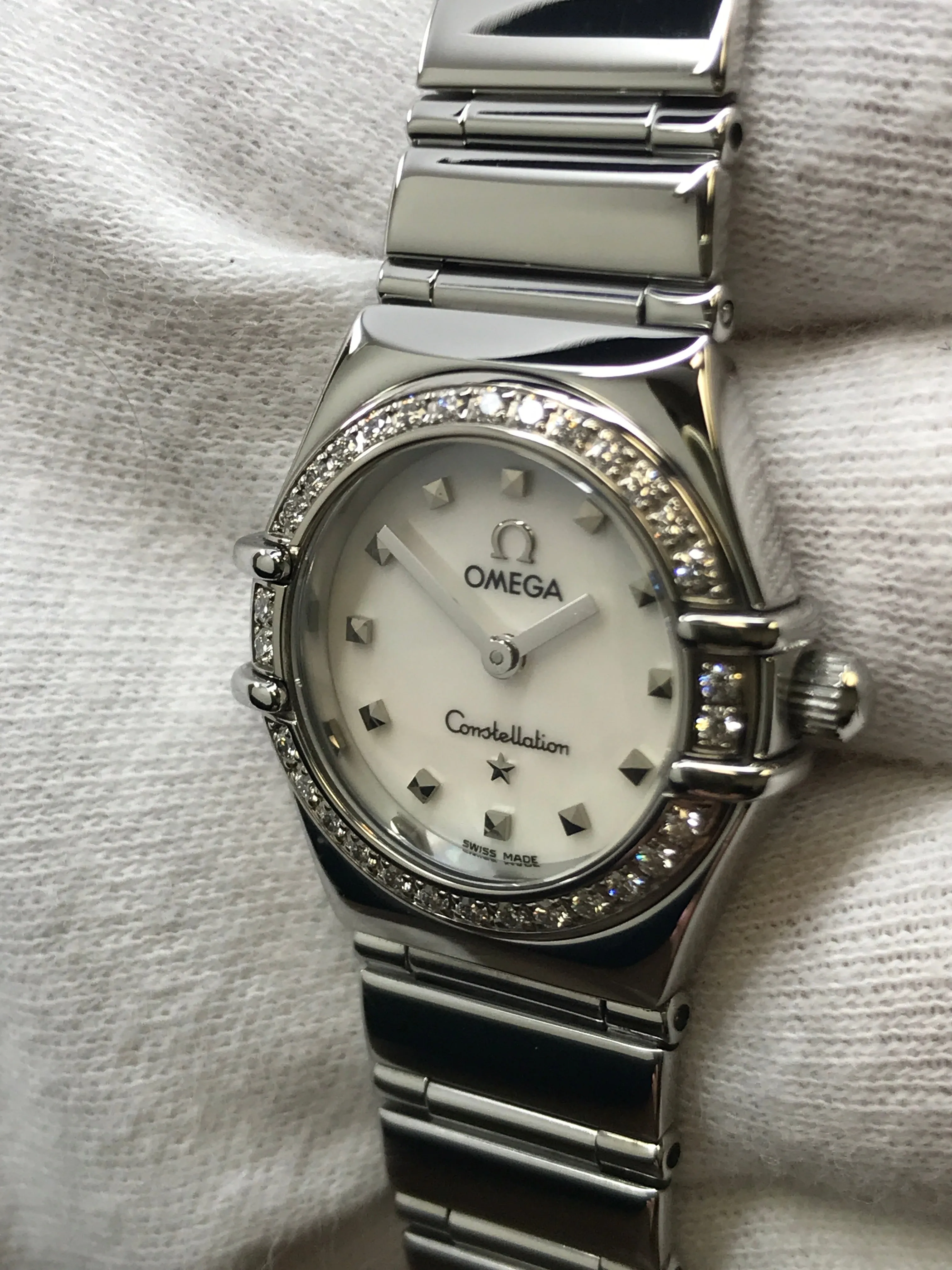 Omega Constellation My Choice Diamond Bezel 1465.71.00 White MOP Dial Quartz Women's Watch