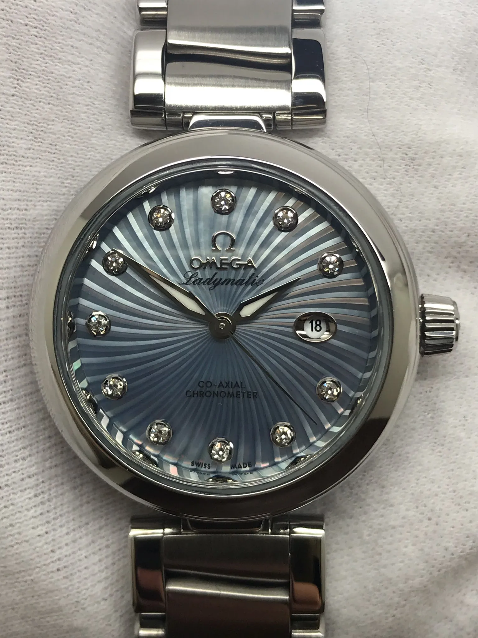 Omega De Ville Ladymatic 425.30.34.20.57.002 Blue Wave Diamond Dial Automatic Women's Watch