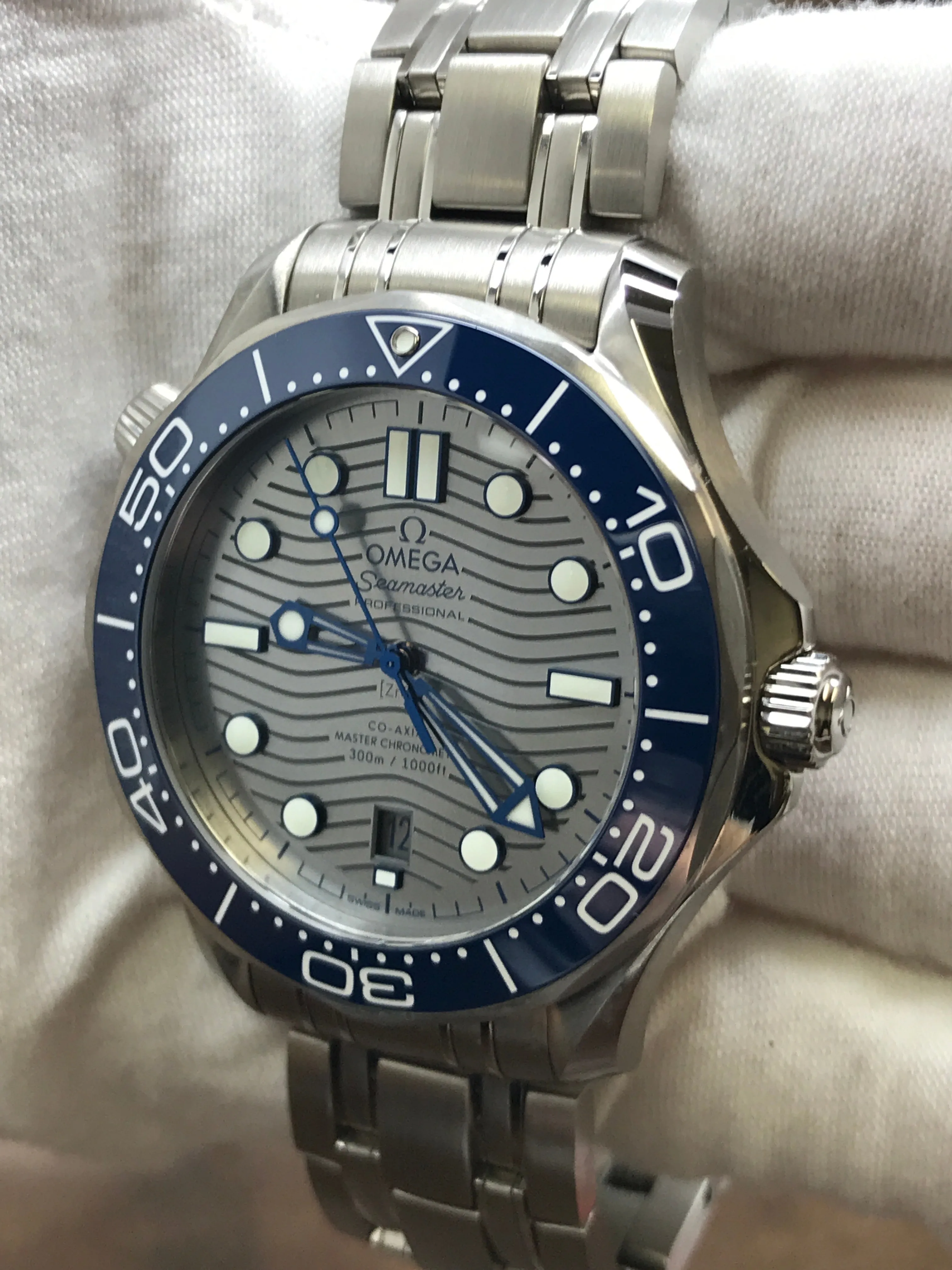 Omega Seamaster 300 210.30.42.20.06.001 Gray Dial Automatic Men's Watch