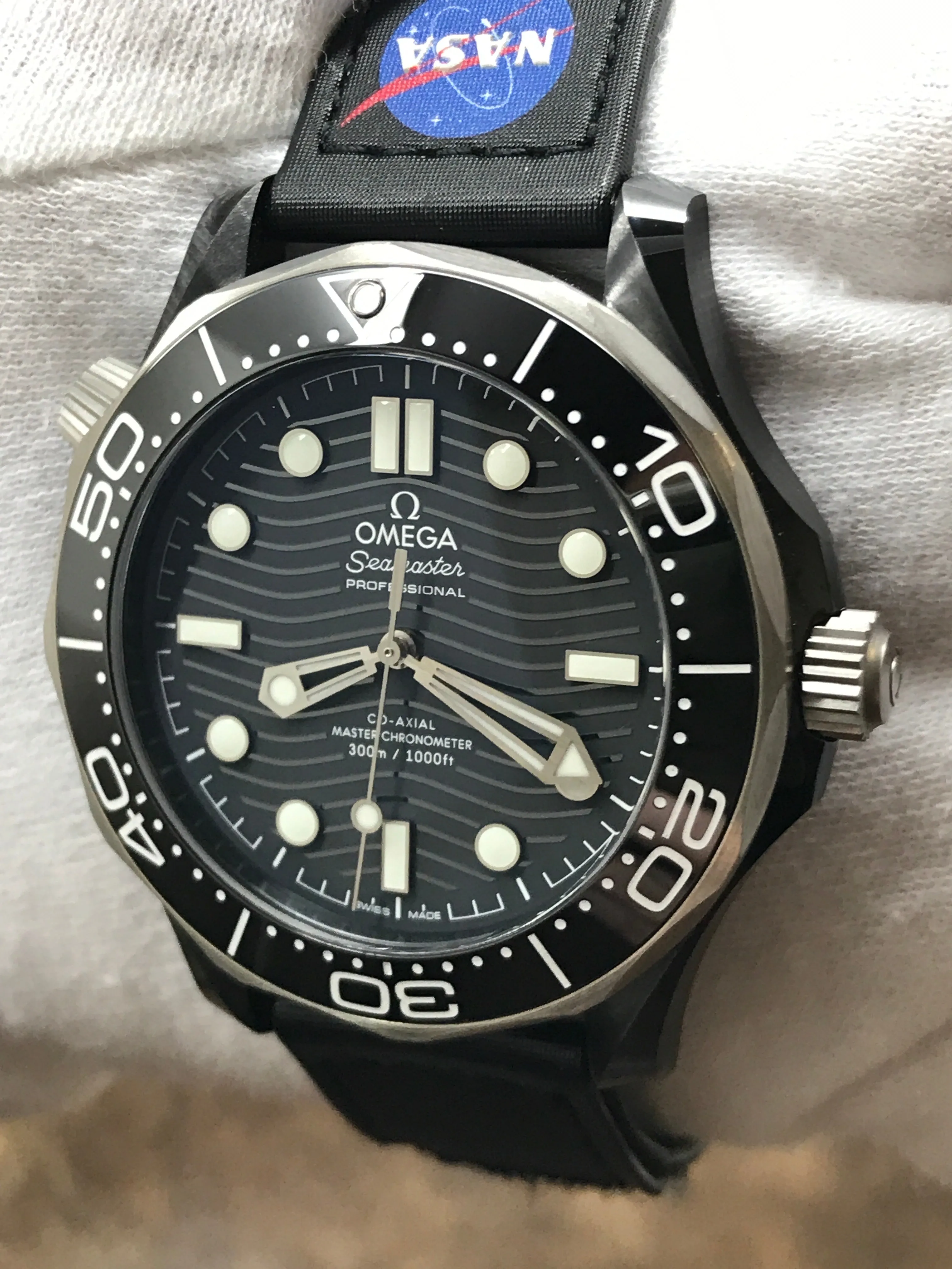 Omega Seamaster Diver 300M 210.92.44.20.01.002 Black Wave Dial Automatic Men's Watch