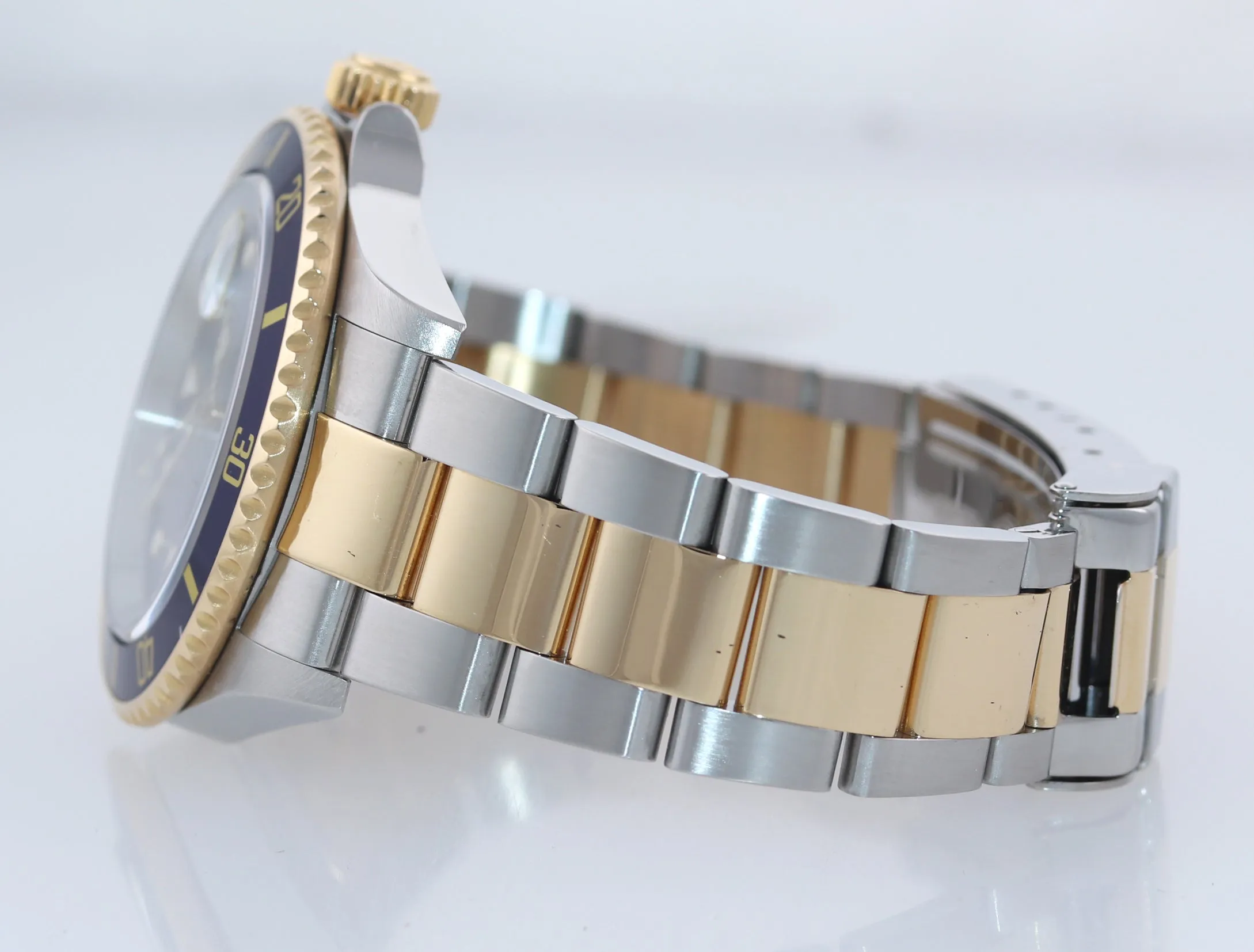 PAPERS 2003 MINT Rolex Submariner 16613 Two Tone 18k Gold Blue 40mm Watch Box