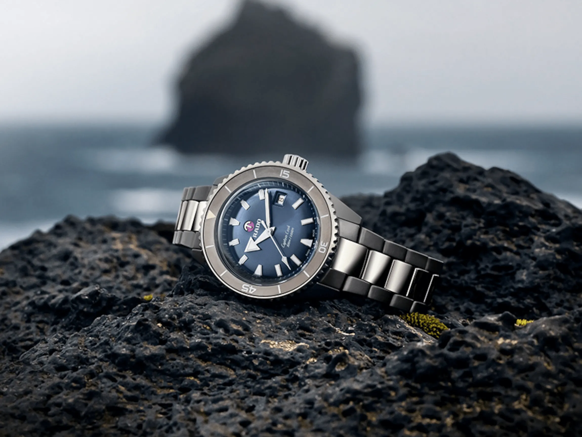 RADO Captain Cook Plasma High-Tech Ceramic Diver 43mm Men's Watch R32144202