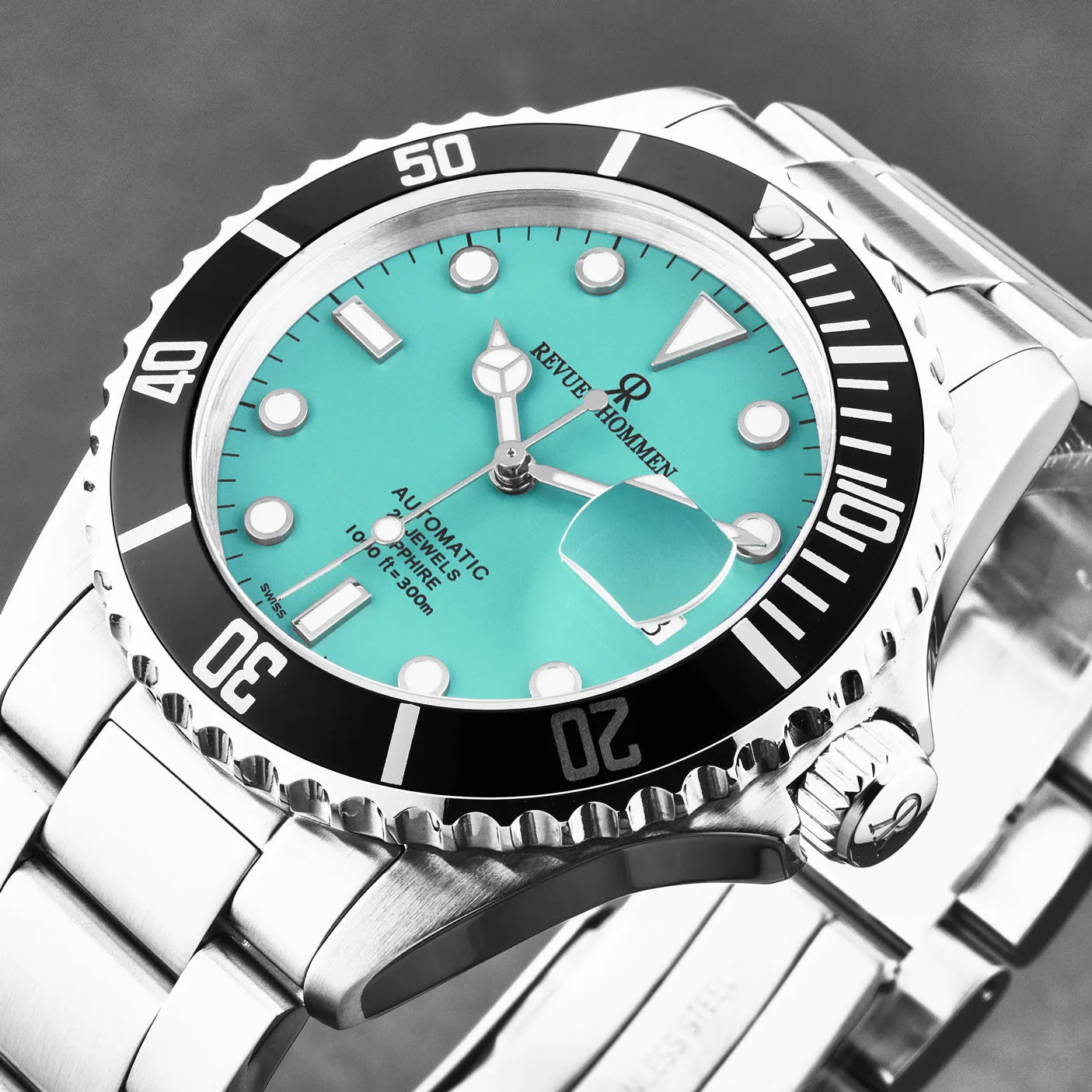 Revue Thommen Men's 'Diver' Green Dial Stainless Steel Bracelet Automatic Watch 17571.2131