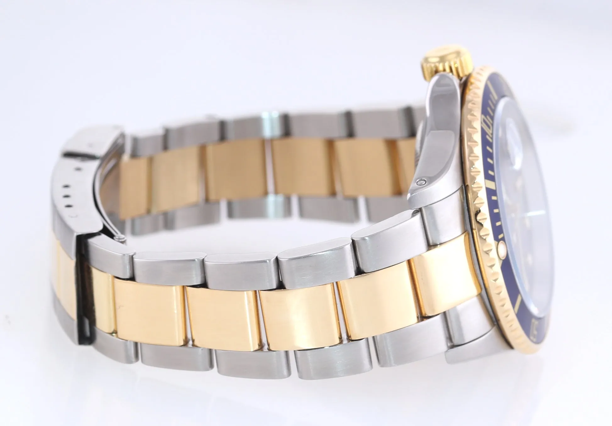 Rolex Submariner 16613 Two Tone Gold Blue 40mm Watch Box Gold Buckle