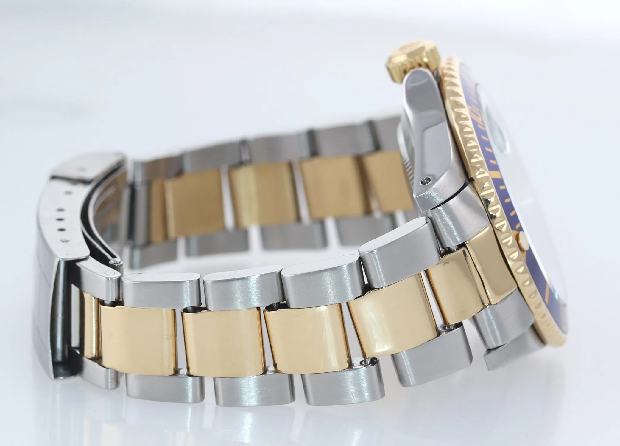 Rolex Submariner 16613 Two Tone Yellow Gold Blue Dial 40mm Watch Box