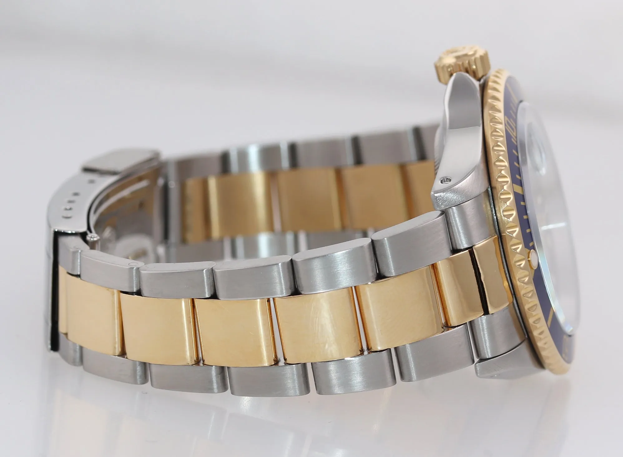 RSC PAPERS Rolex Submariner 16613 Two Tone Gold Blue Dial 40mm Watch Box