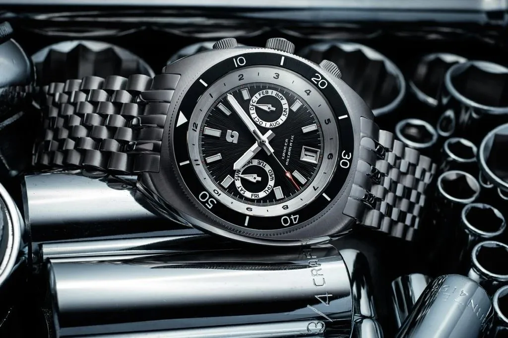 Straton Tourer Triple&nbsp;Calendar (Black) 200m