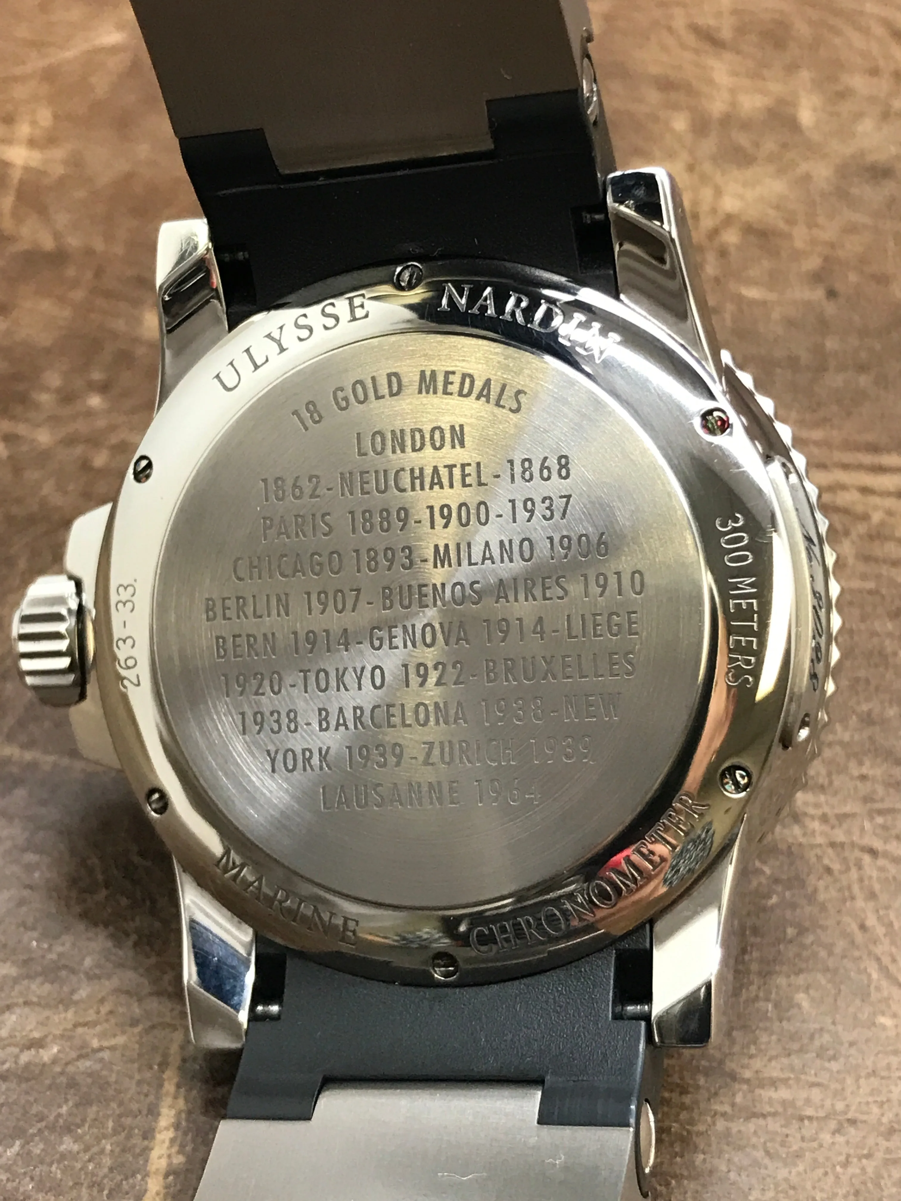 Ulysse Nardin Maxi Marine Diver 263-33 Silver (Waffle Design) Dial Automatic  Men's Watch