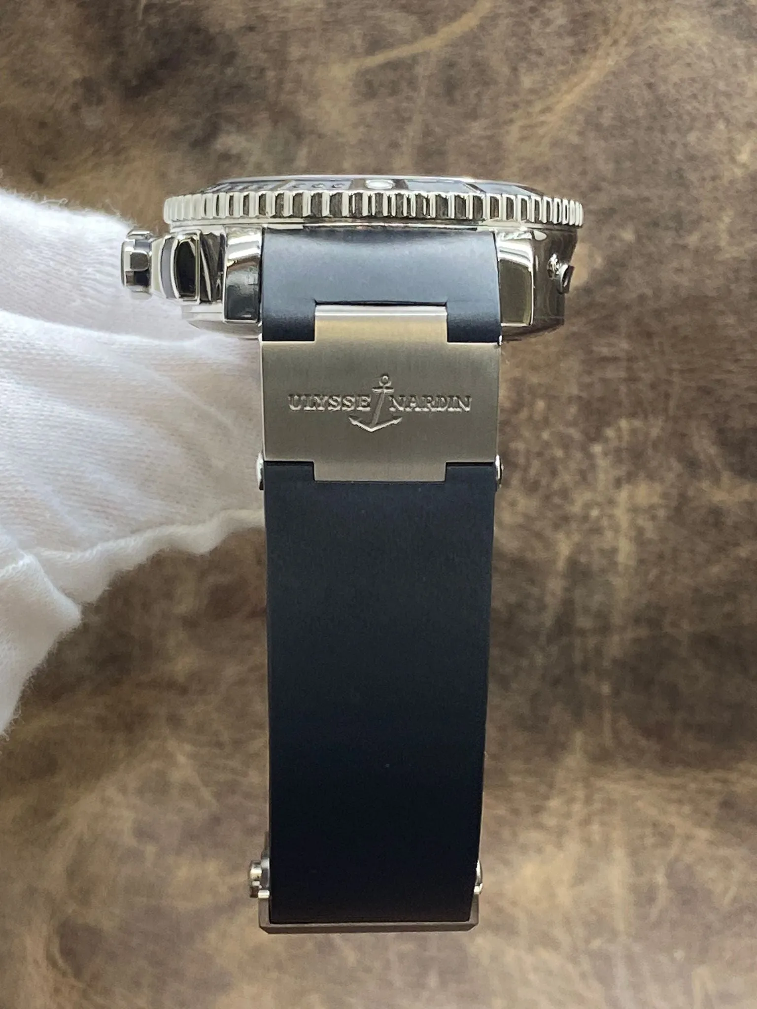 Ulysse Nardin Maxi Marine Diver 8003-102 Black Dial Automatic Men's Watch